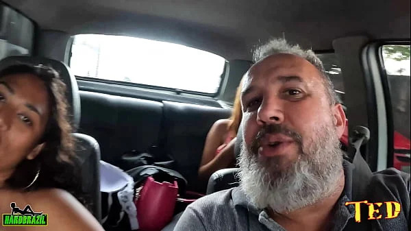 Ela é Uber e resolveu entrar na carona para contar suas aventuras no carro