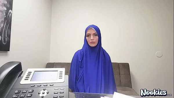 Hijab Girl Pays Off Immigration by Fucking Him - NOOKIES