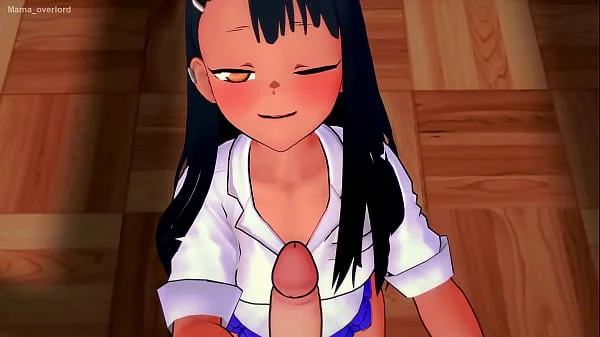 Nagatoro Hayase (versión adulta) viste su viejo uniforme para jugar