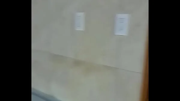 Me metí a un spa para tener la experiencia completa  y me termino follando a la otra clienta en el vestidor, seguro las masajistas escucharon estaban afuerita