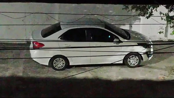 fode com amante no carro na frente de casa e volta cheia de porra sorridente