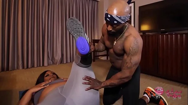 BBW Fucks her new gym trainer (Juicy Tee & Omar Flexxx)