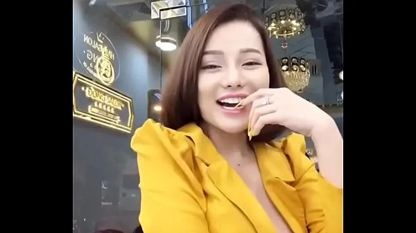 Sexy Vietnamese Cô ấy là ai?