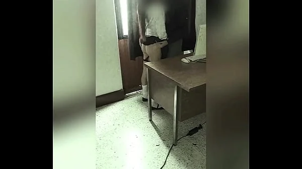 CÁMARA Graba a MAESTRO Y ALUMNA en la Oficina del Colegio! Colegiala Mexicana se DEJA FOLLAR por el PROFE por una MEJOR CALIFICACIÓN! Video Amateur Real! (Segunda Parte)