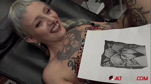 River Dawn Ink sucks cock after her new pussy tattoo