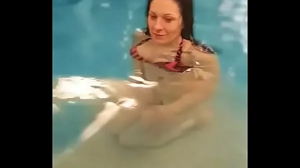 RANDOM CHICK SUCKS MY DICK IN PUBLIC HOTEL POOL