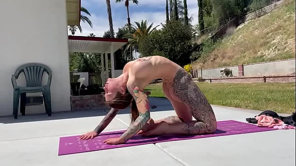 Real naked yoga with Felicity Feline